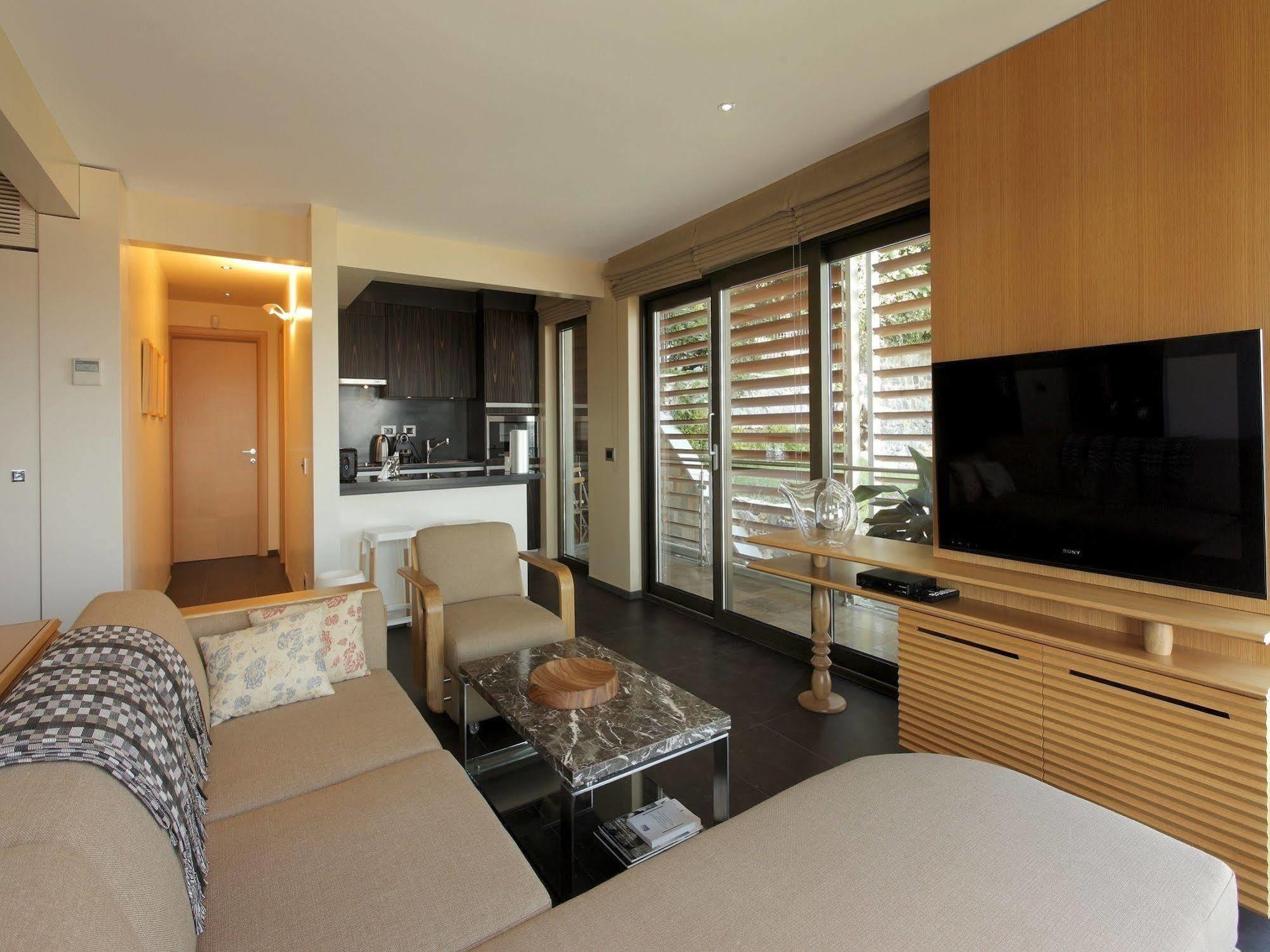 Deris Bosphorus Lodge Apartments Istanbul Ngoại thất bức ảnh