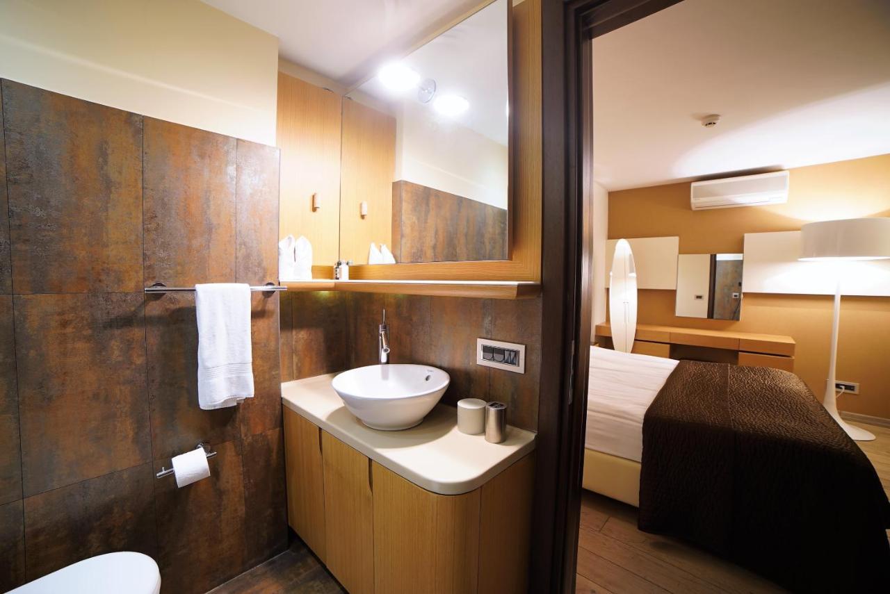 Deris Bosphorus Lodge Apartments Istanbul Ngoại thất bức ảnh